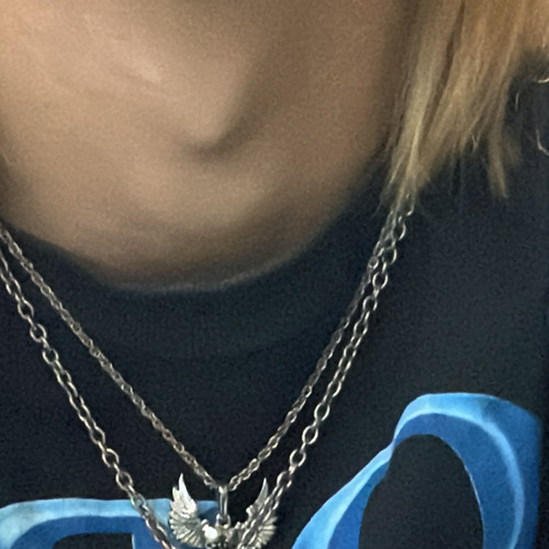 happy⁇
