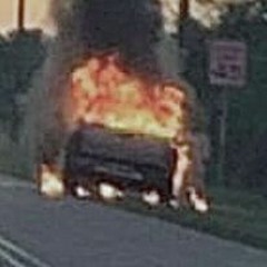 w bardzo drogim samochodzie