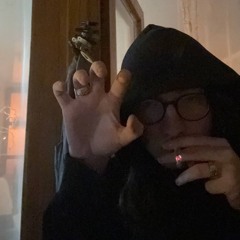 -->>больно<<-- <~( __ __  )~>