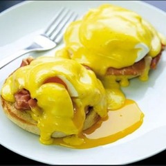 Eggs benedict