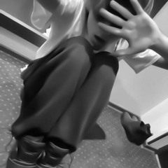 شبح حبك يطاردني