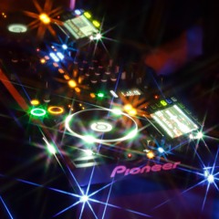 gabi98 set @ Rosiลกฤe listening sesh 15.5. หหห โ
หหห