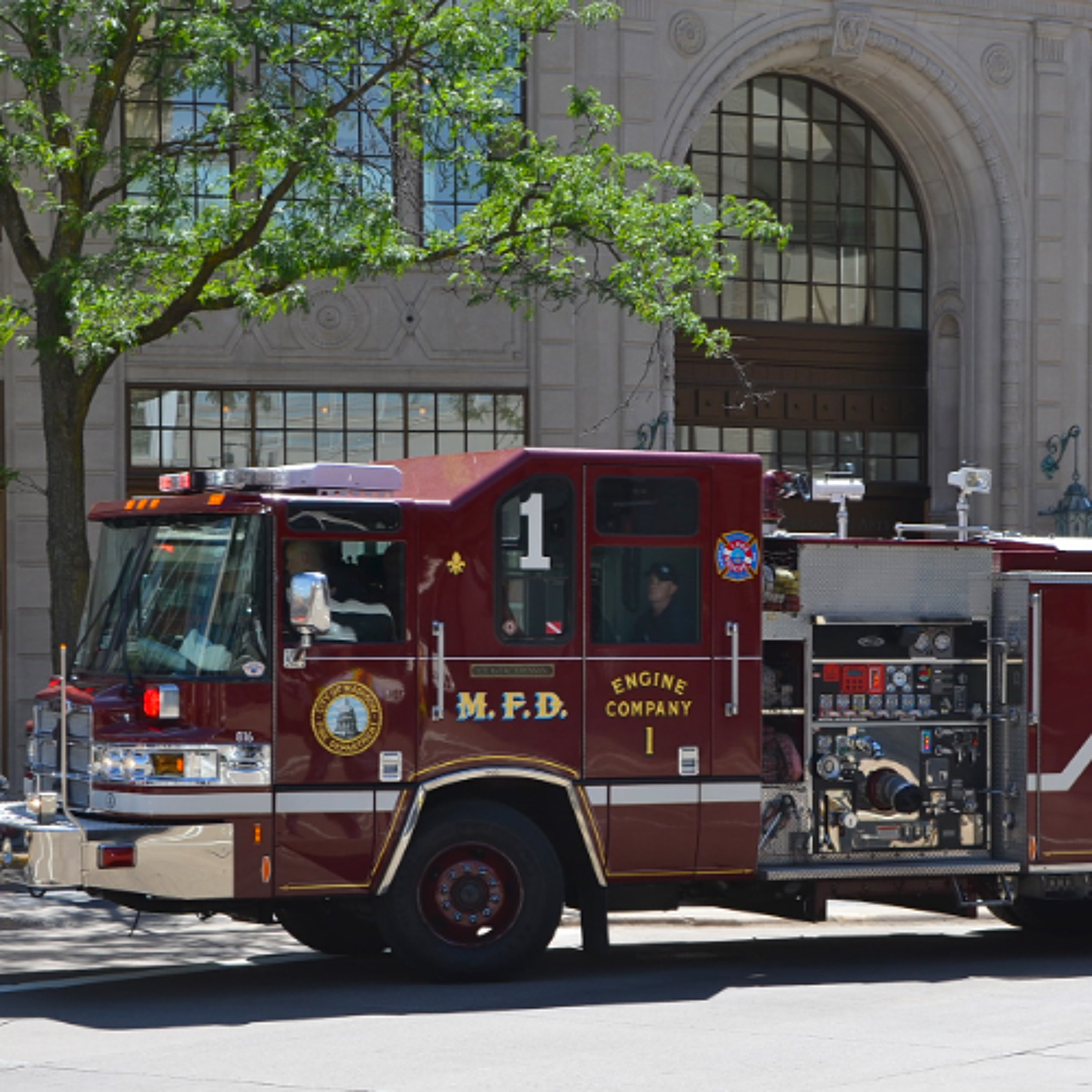 Wisconsin fire departments adapt to decline in volunteers