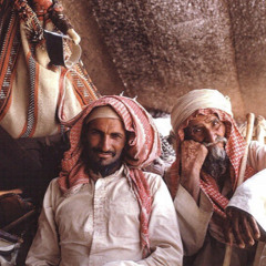 ‎⁨عوا الذيب من خلف الحدايد⁩