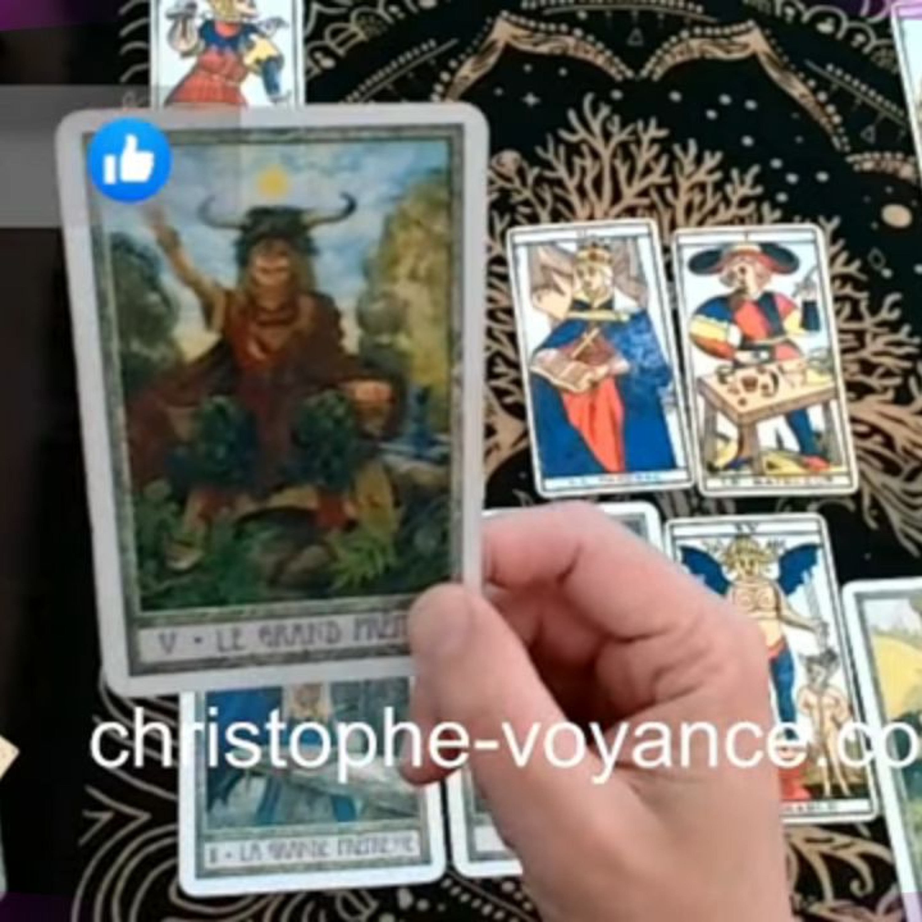 Un vent de renouveau souffle sur la France : Décryptage d'un tirage de tarot