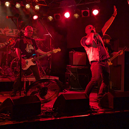 Let there be Scott - Dirty Deeds (Done Dirt Cheap) - Regenbogen 2024