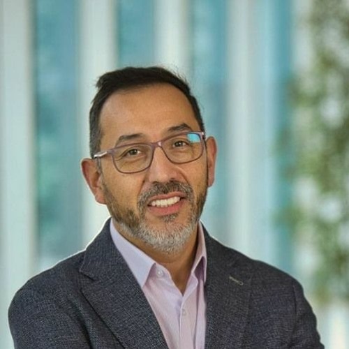 Stream Entrevista al seremi de Economía, Luis Cárdenas by El