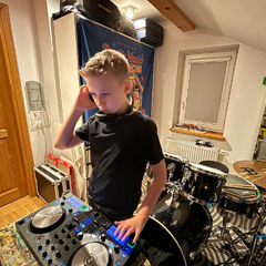 Heating-up drum and bass mix by Dj Drumantic
