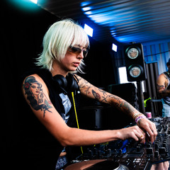 Hauswife @ Beyond the Valley