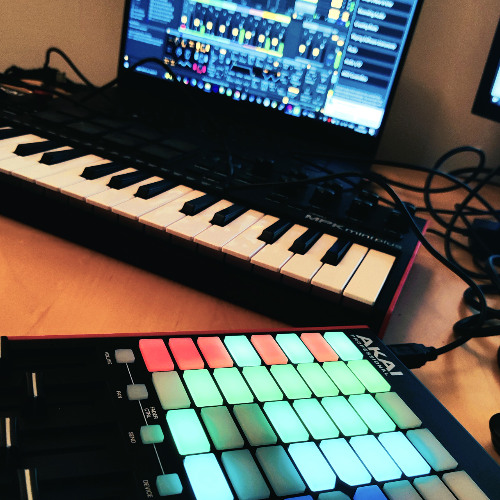 ElectronicSet-Intro-AVICII-Tribute-DJRGM