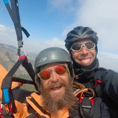 Stef Junkers paragliding in Bulwer with Wildsky