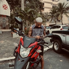 MTG - SOBE EM MOTO ROUBADONA ((MT DO PALACIO))