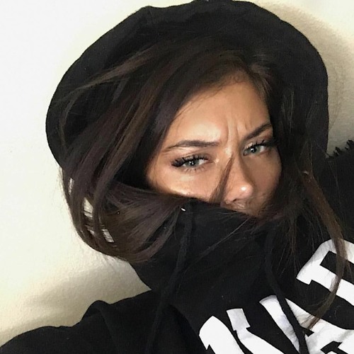 She Doesn't Mind - Hardstyle