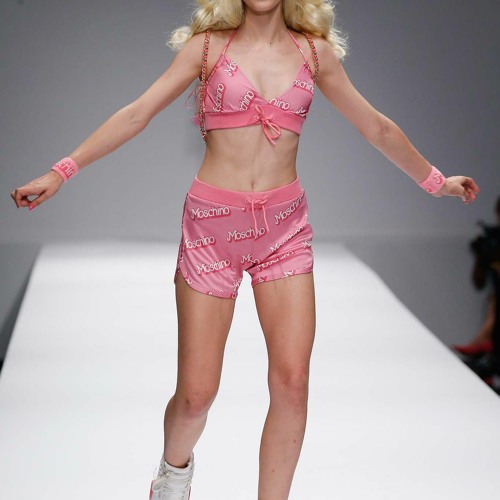 NUFS 22 RUNWAY SHOW