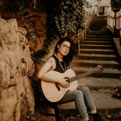 Katie Mae - Shivers - Live At Hologram's Pop-Up Open Mic