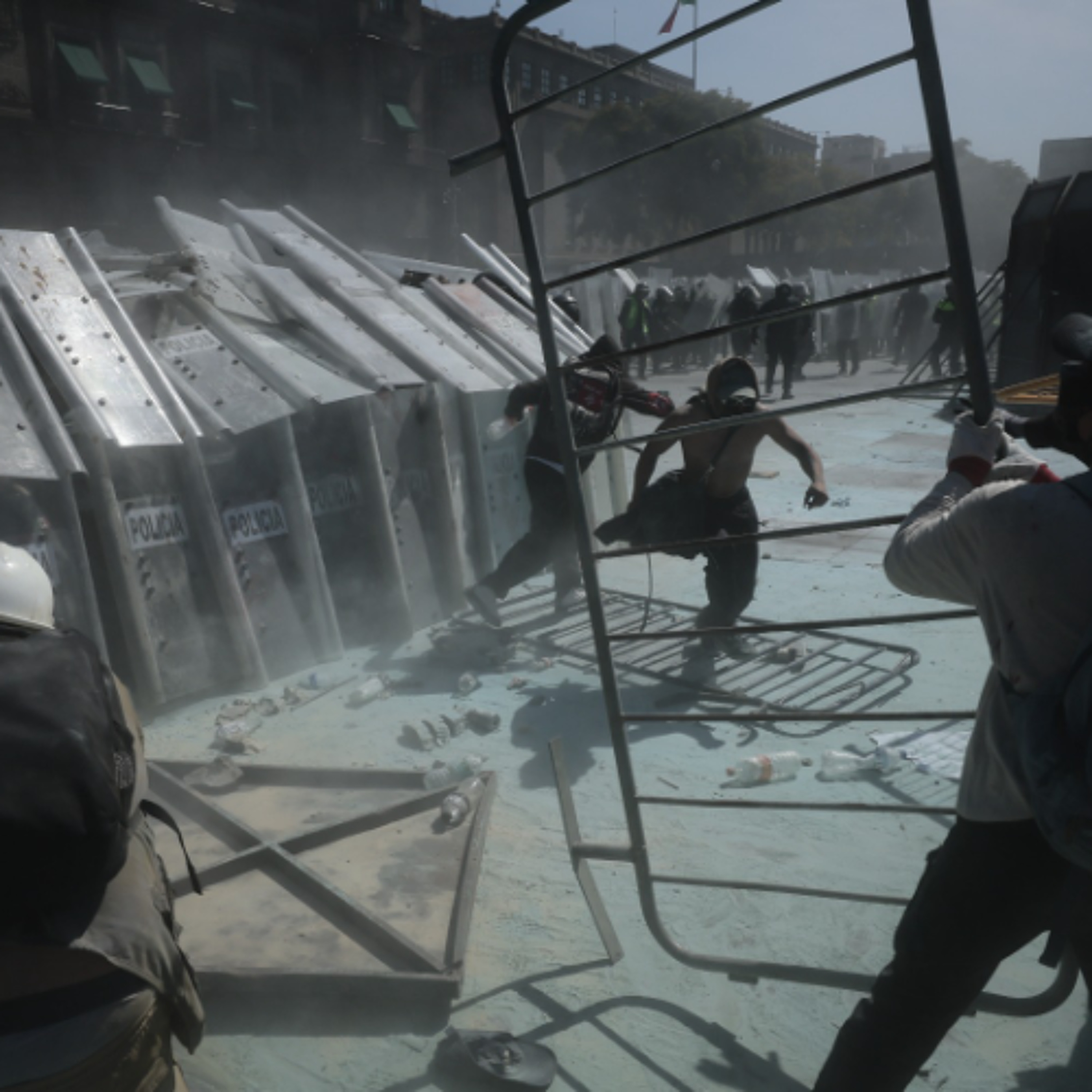 Hay 40 detenidos por hechos violentos desatados tras marcha de la Generación Z