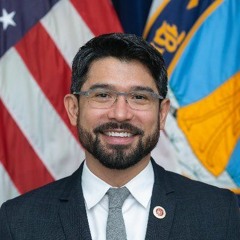 Immigration, UBI And Participatory Budgeting | Carlos Menchaca - People's Podcast