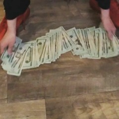 23WhiteStrapped- Walk In
