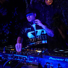 # 71 House DJ Set On Tulum Beach By Juliani de PiNE | Tulum DJ Academy