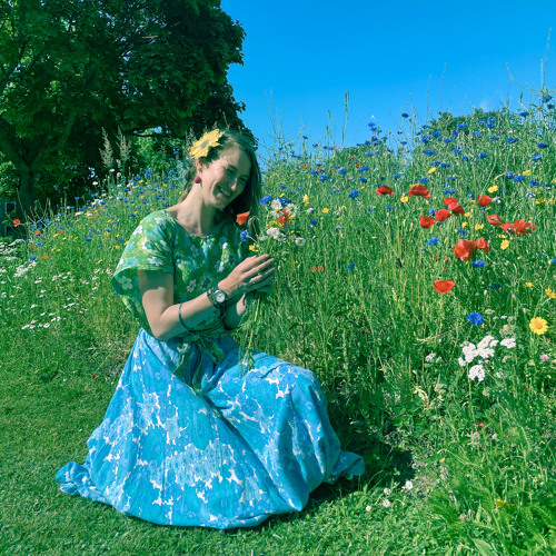 Stream Jeg plukker blomster by Julie Sunflower | Listen online for free on  SoundCloud