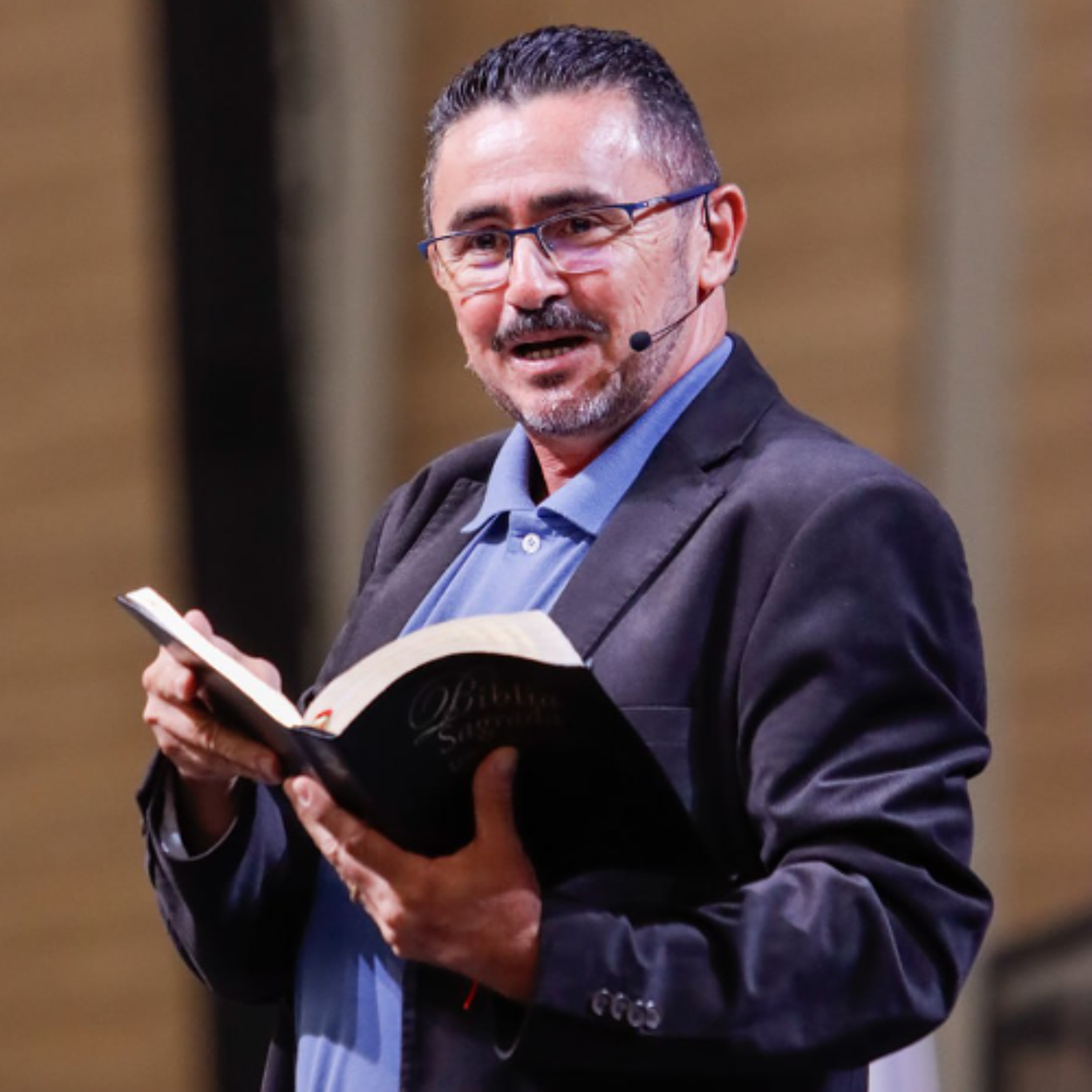 Radiação divina: Poder invisível, efeito real — João Roberto Albuquerque