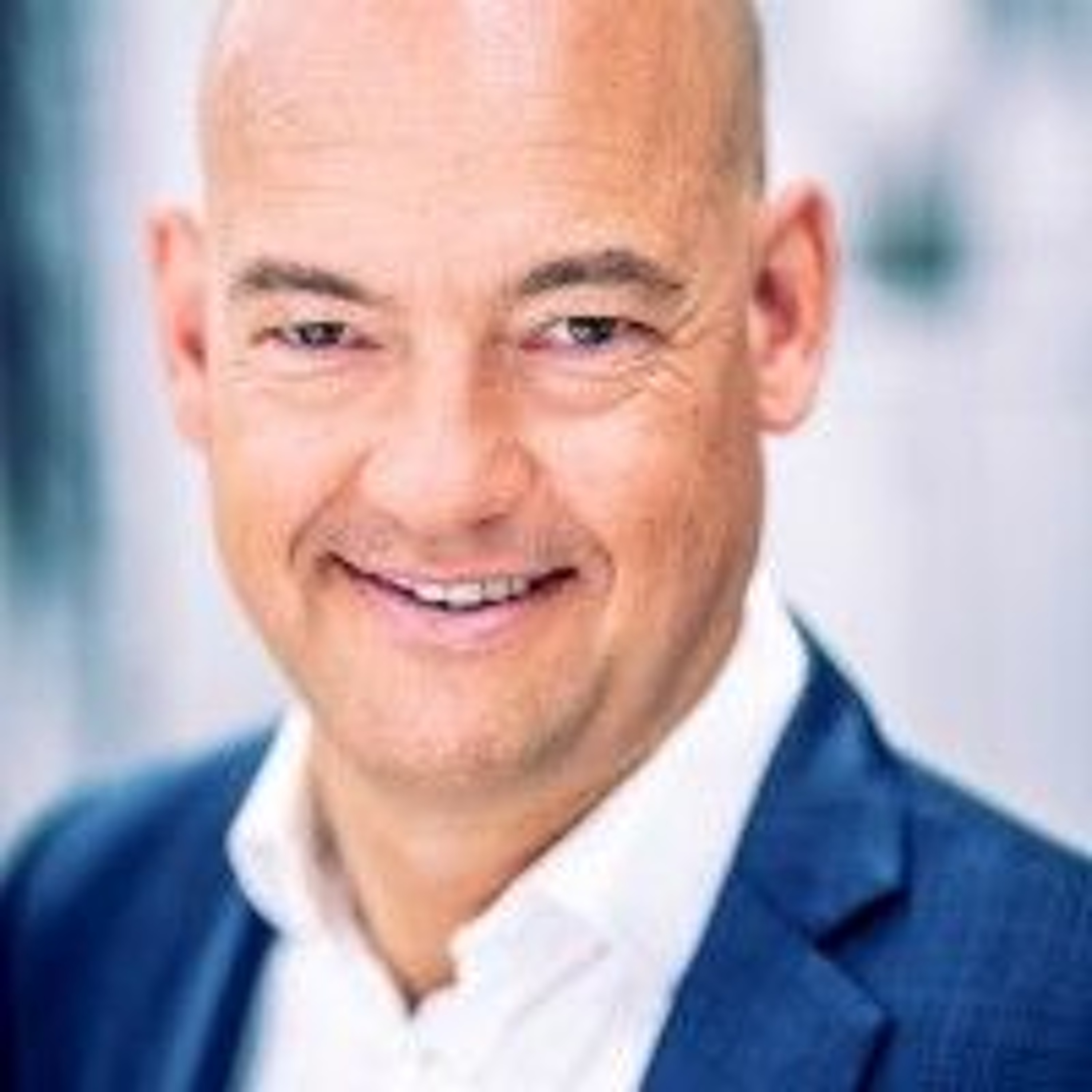 Steven Le Poole gaat een ambulance naar Oekraïne brengen en zamelt geld in episode artwork