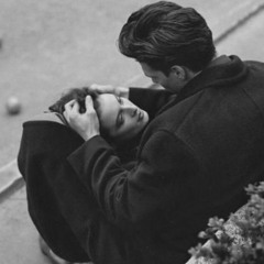 عليك عيون سِحرها خلاب♥︎