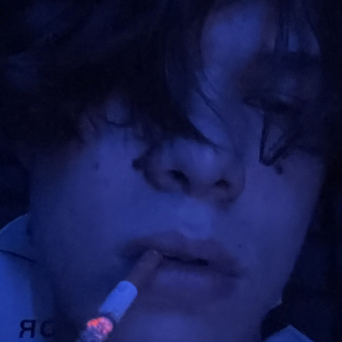 whitepunk w/MOBBLESS