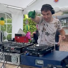 Psychopath beats & shimmering gloves - live at Kimberfest.mp3