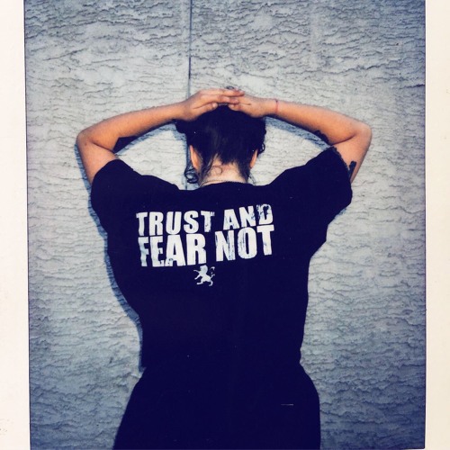 Stream honey bee zee avi by aviendha Listen online for free on