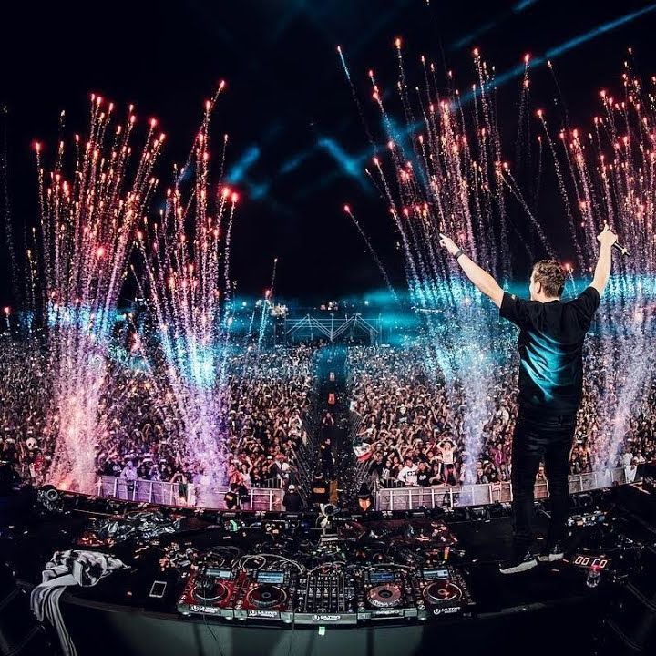 Martin Garrix & Mesto – Chase Me (REMASTERED)