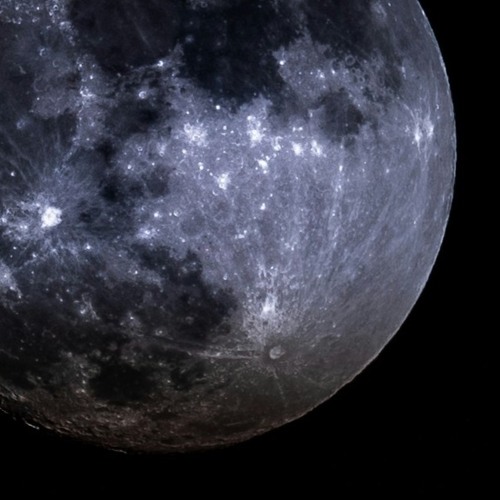 jãrů - Auspicious Moon