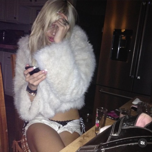tana - hunneds