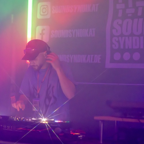 Stream LBUNDY AT RAVE CASTLE 2025 by Soundsyndikat | Listen online for ...