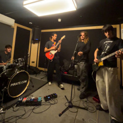 shadows (maybe) 😍😈👹👾👻☠️ (iphone rec.)