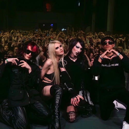 6arelyhuman - Make Me Famous ft. Britney Manson & Asteria