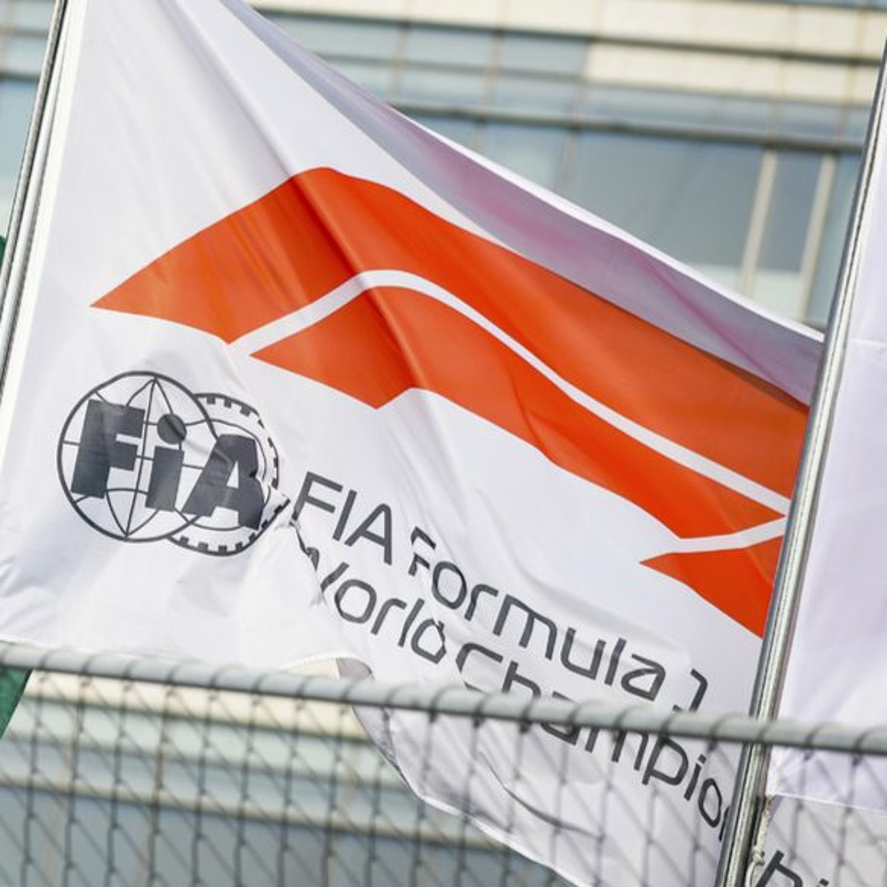 Jak Hamiltonovo (ne)odcházení přineslo změny ve způsobu řízení velkých cen F1