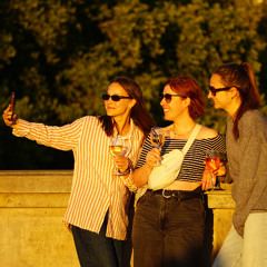 Against the Forecasts: Europe’s Young Prefer Cash