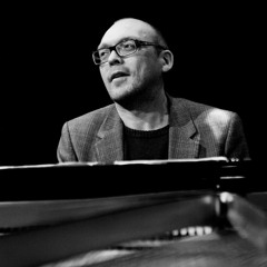 Bugge Wesseltoft - Playing (piano synth)