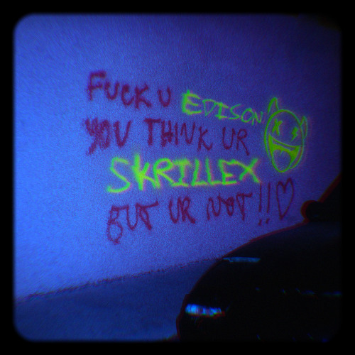 SKRILLEX - VOLTAGE (EDISON COLE REMIX)
