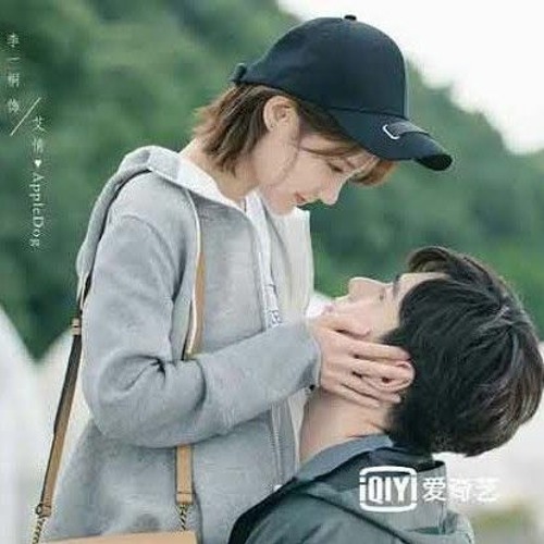 Yosh kotiba bilan porno