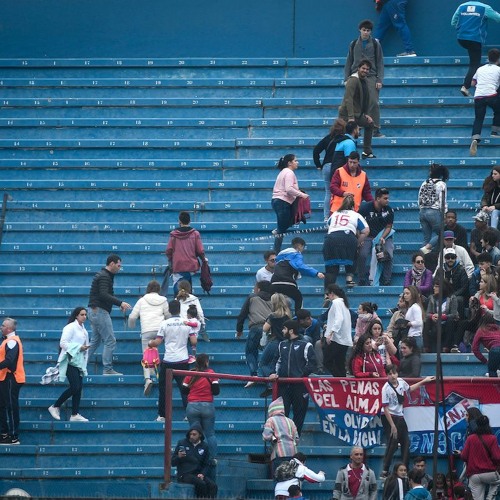 Stream Uruguay con problemas de convivencia by Radio Carve Listen