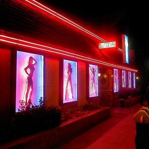 Club 90 (p. WOOZYYY)