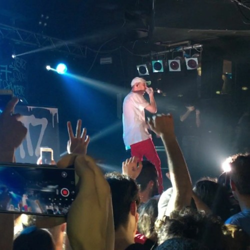 Pour the milk on the corner (Den Mashup) ( Gemitaiz X Robbie Doherty & Keees)
