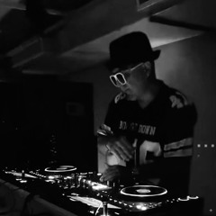 Ninetoes March 23 WIggleroom