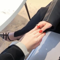 ‎⁨ليتني منهم واعتّزي عنهم . ⁩