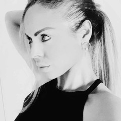 SUPERGIRL (ANNA NAKLEB) Acoustic Cover