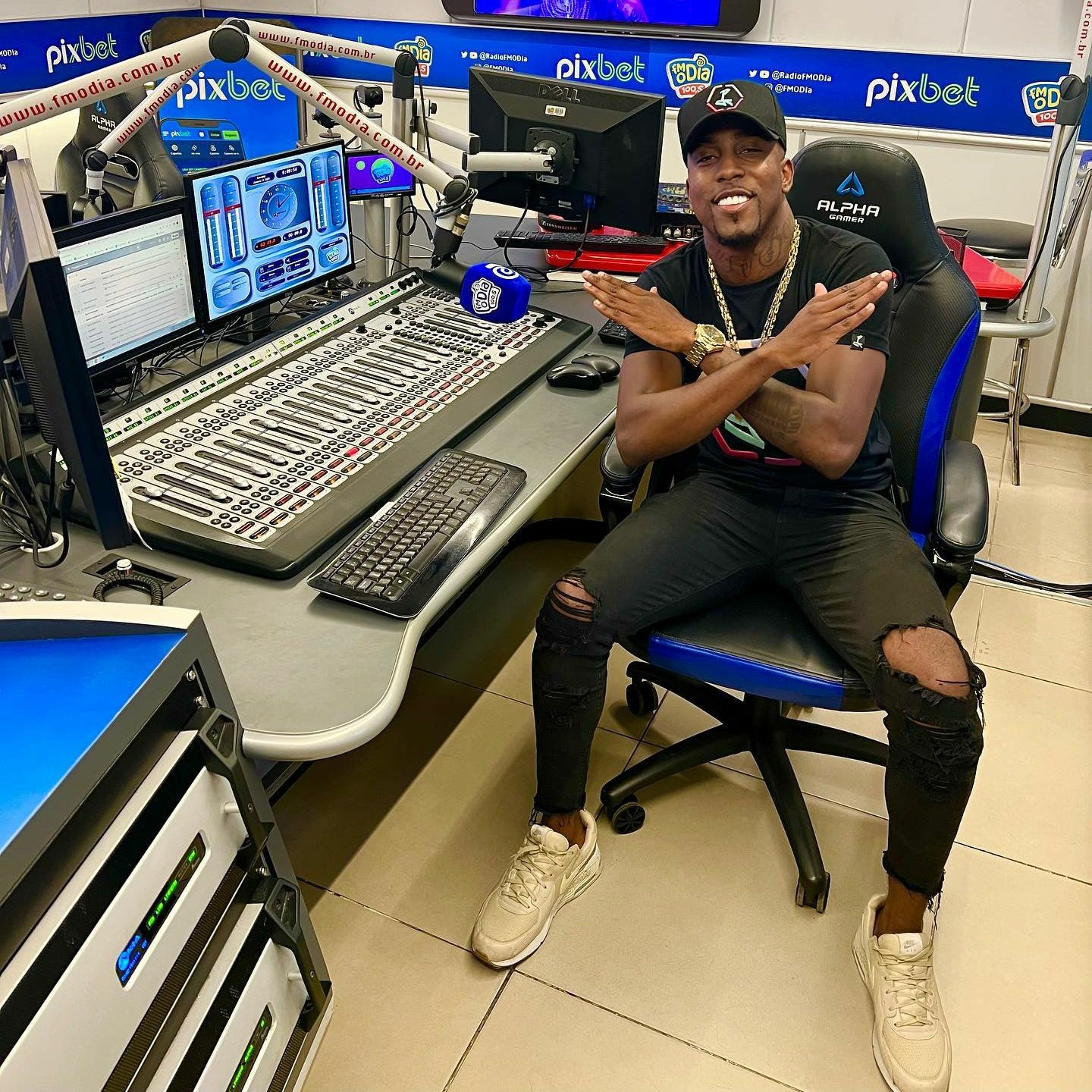 DJ RAFAEL FOXX