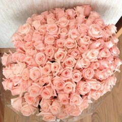 The Delight Of Cake And Bouquet Delivery In Dubai