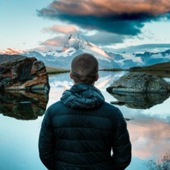 Gordon Collier: Song: Gather My Bones (LIVE), written by, vocals and guitar Gordon Collier 2006ish ?